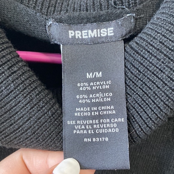 PREMISE Sweater Turtle Neck Black - Picture 6 of 6